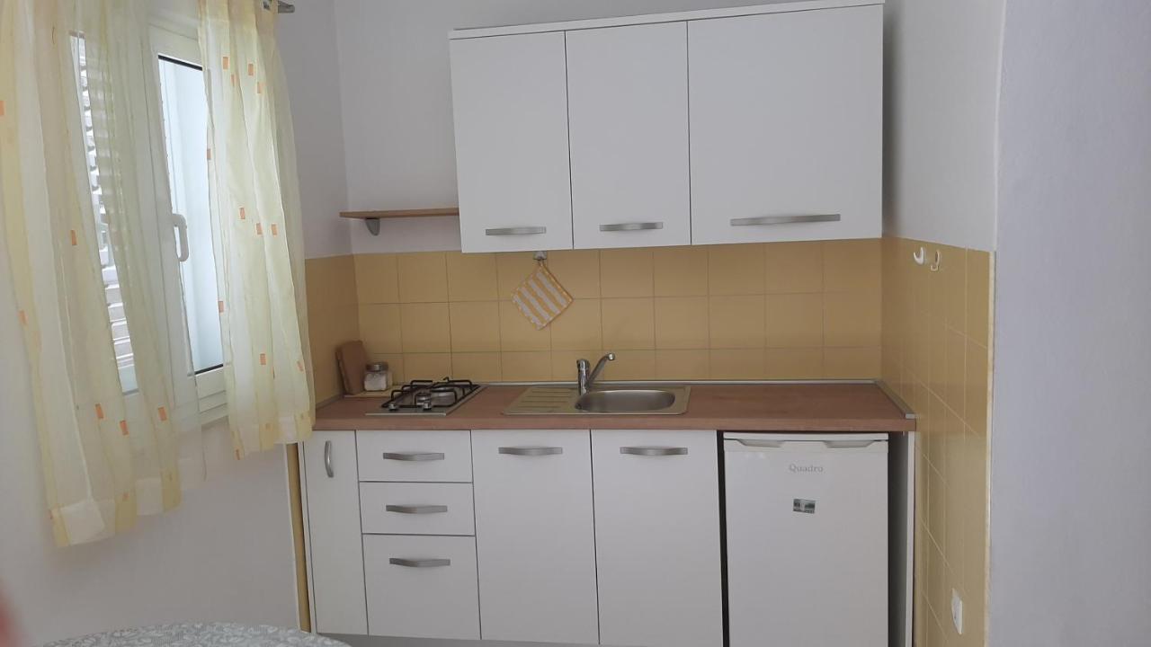 Apartments Kekica Novalja Bagian luar foto