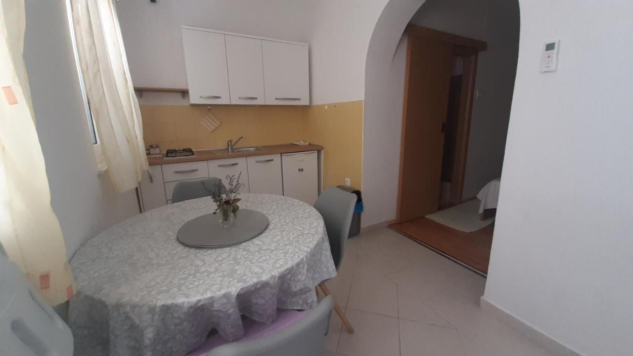Apartments Kekica Novalja Bagian luar foto