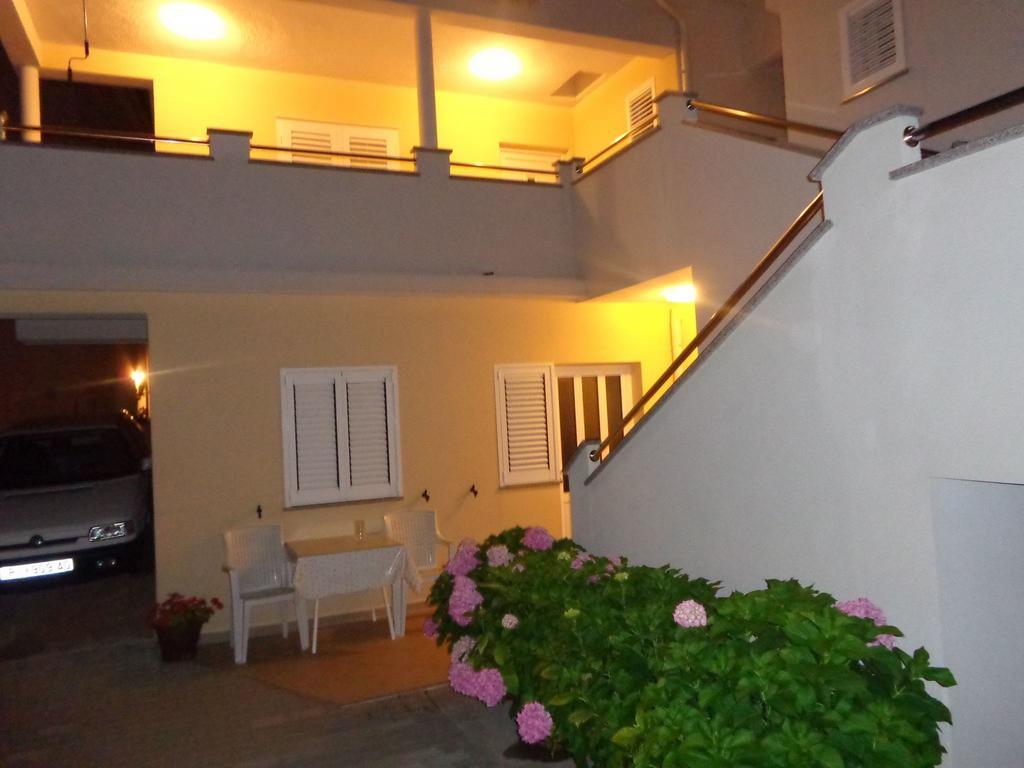 Apartments Kekica Novalja Bagian luar foto